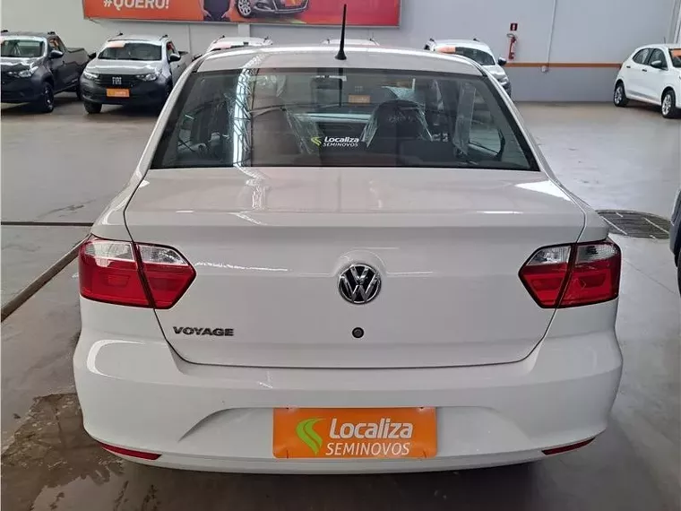 Volkswagen Voyage Branco 5