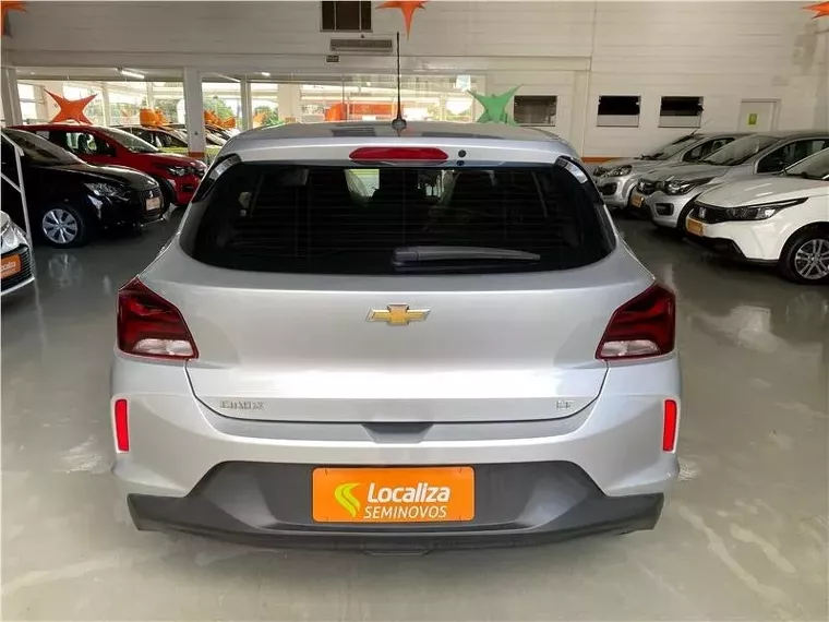 Chevrolet Onix Prata 9