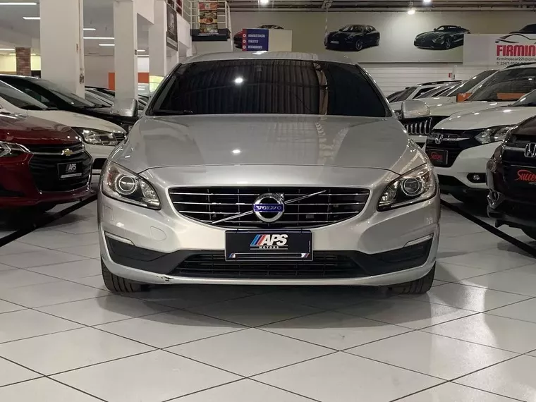 Volvo S60 Prata 3