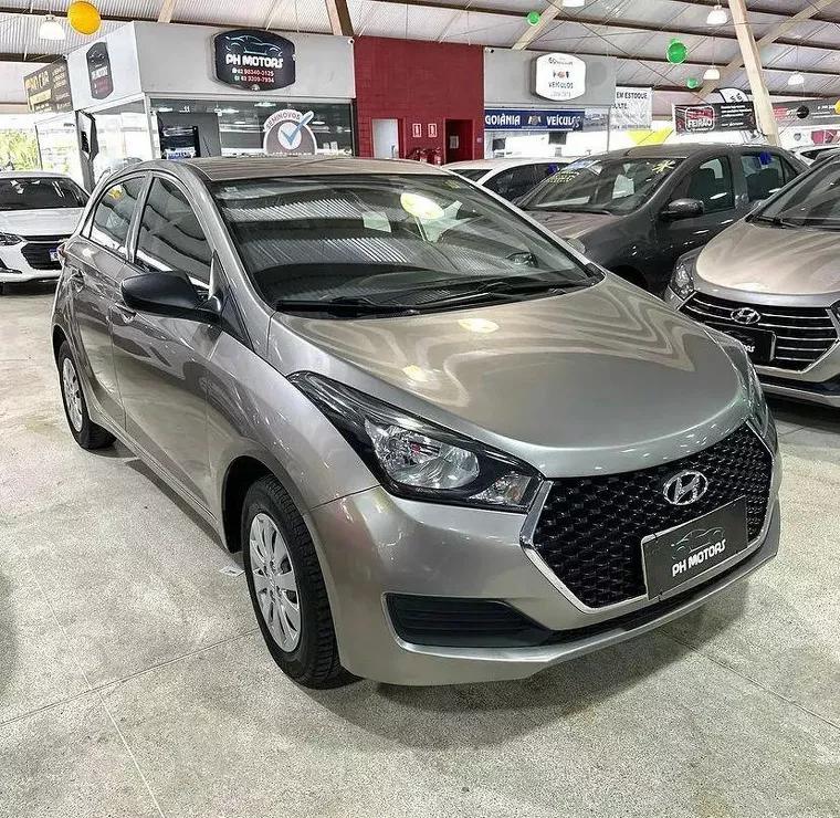 Hyundai HB20 Prata 6