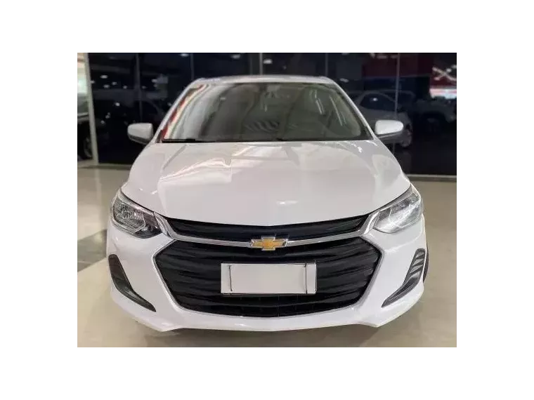 Chevrolet Onix Branco 11