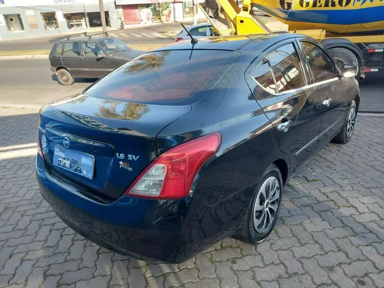 Nissan Versa Preto 3