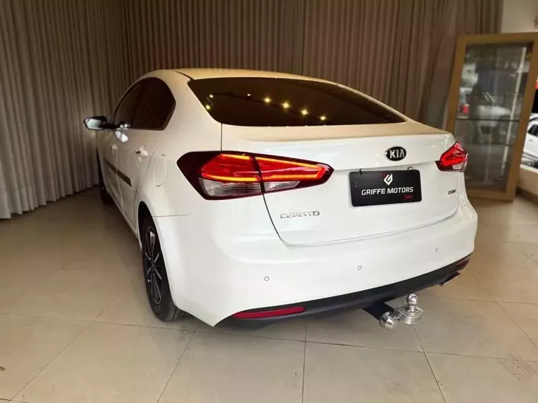 KIA Cerato Branco 7