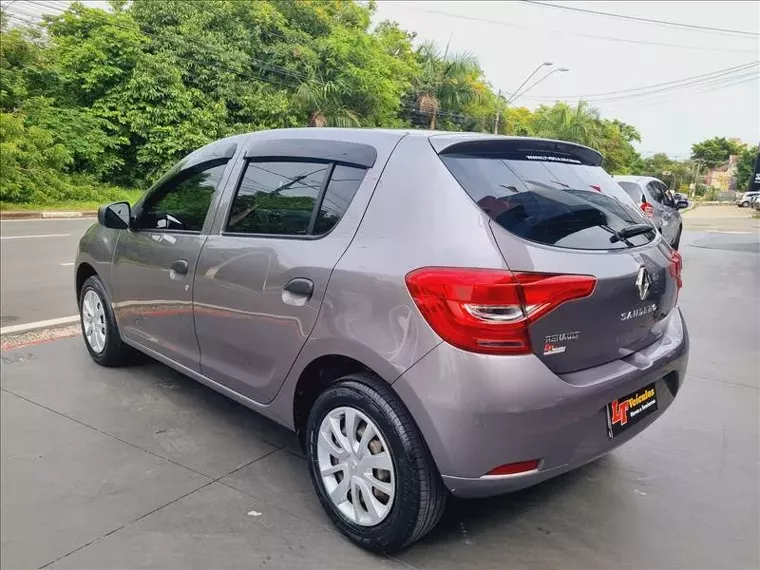 Renault Sandero Cinza 3