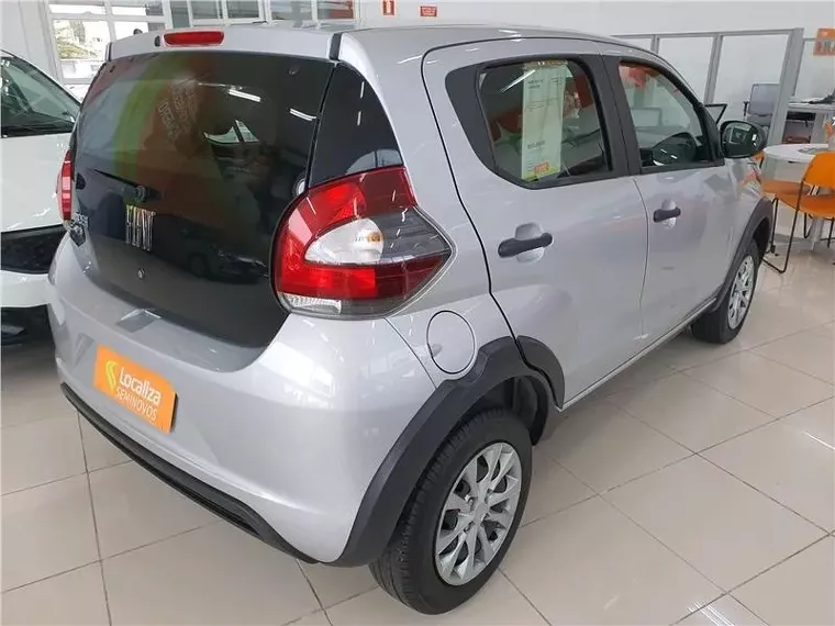 Fiat Mobi Prata 4