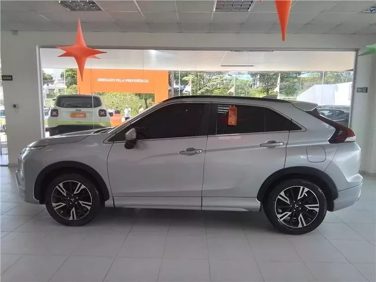 Mitsubishi Eclipse Cross Prata 9