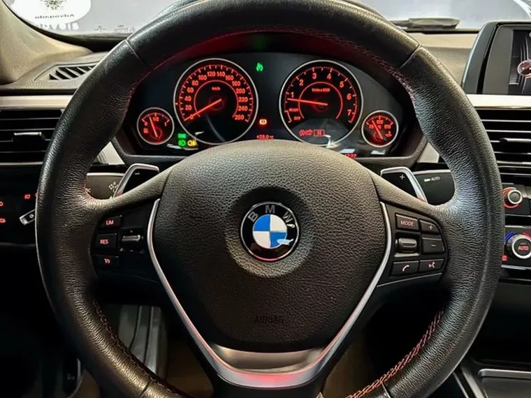 BMW 320i Preto 6