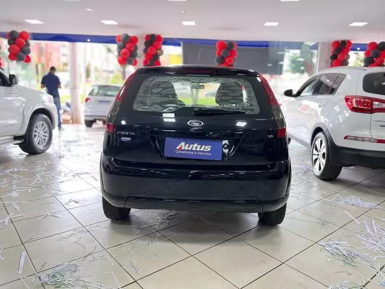 Ford Fiesta Preto 4