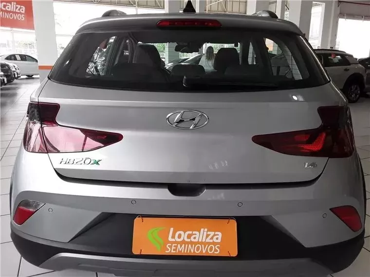 Hyundai HB20X Prata 6