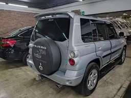 Mitsubishi Pajero TR4