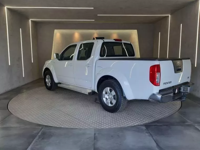 Nissan Frontier Branco 2