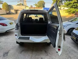 Mitsubishi Pajero TR4