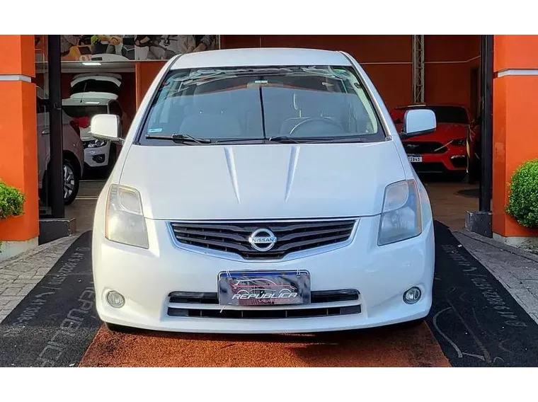 Nissan Sentra Branco 17