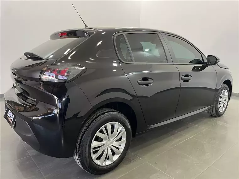 Peugeot 208 Preto 6