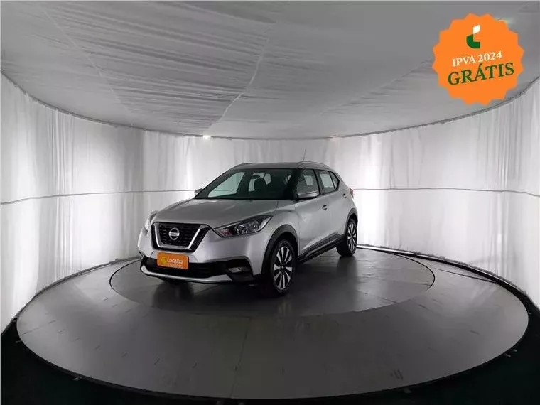 Nissan Kicks Prata 8