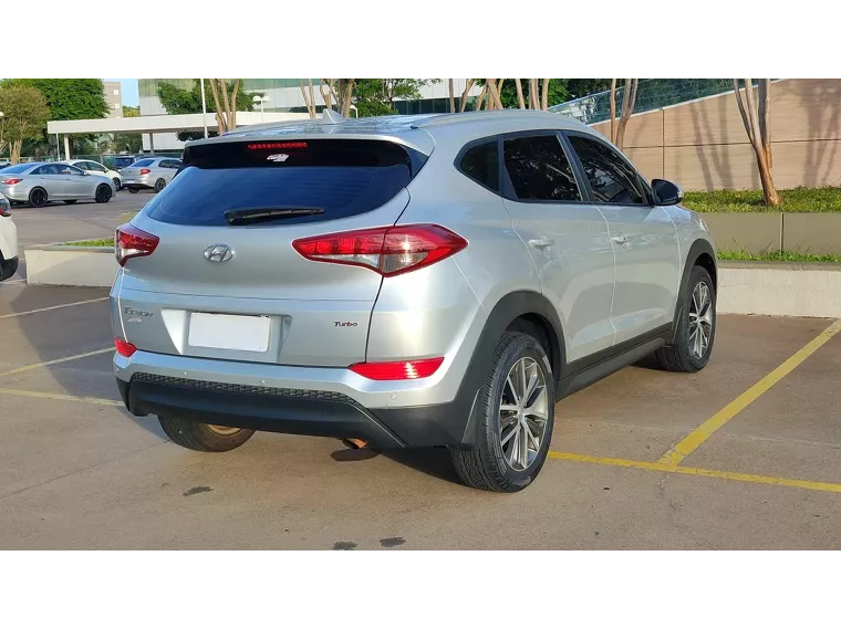 Hyundai Tucson Prata 13