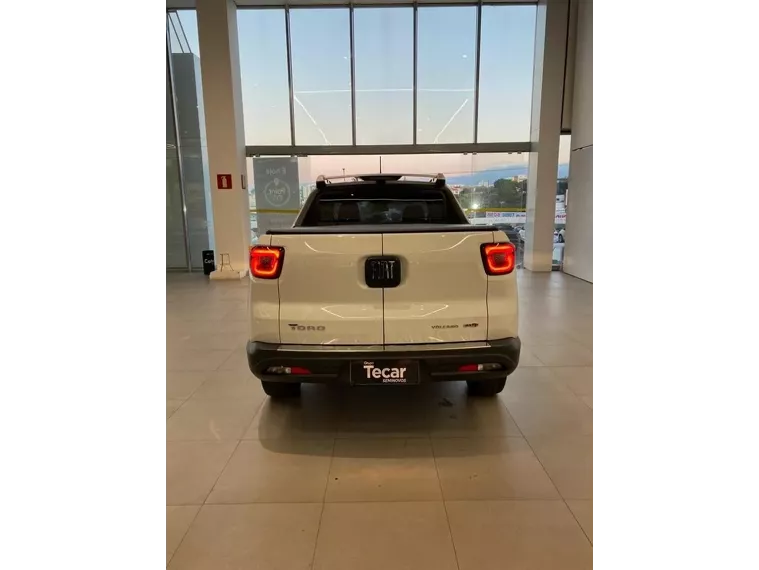 Fiat Toro Branco 13