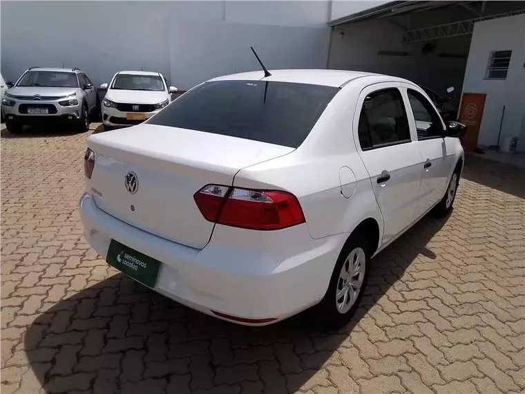 Volkswagen Voyage Branco 9