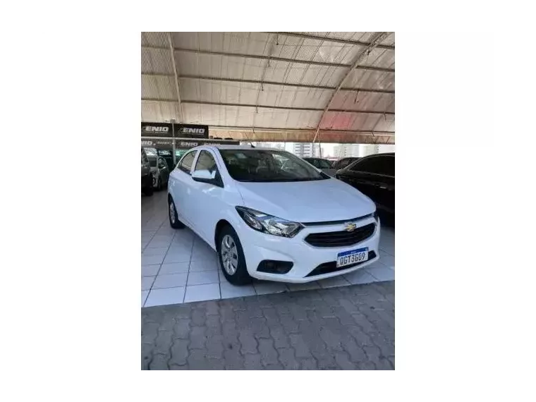 Chevrolet Onix Branco 7