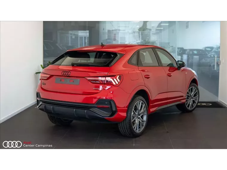 Audi Q3 Vermelho 3