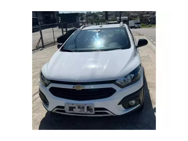 Chevrolet Onix Branco 3