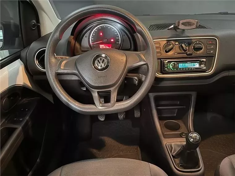 Volkswagen UP Branco 17