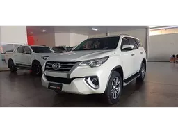 Toyota Hilux SW4