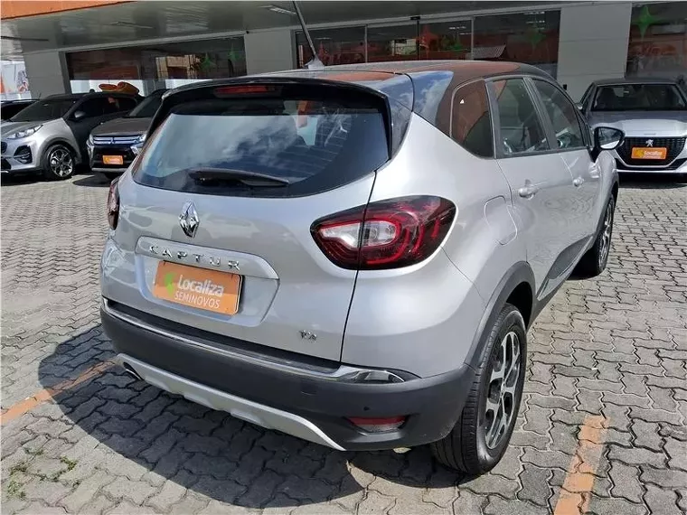 Renault Captur Prata 6