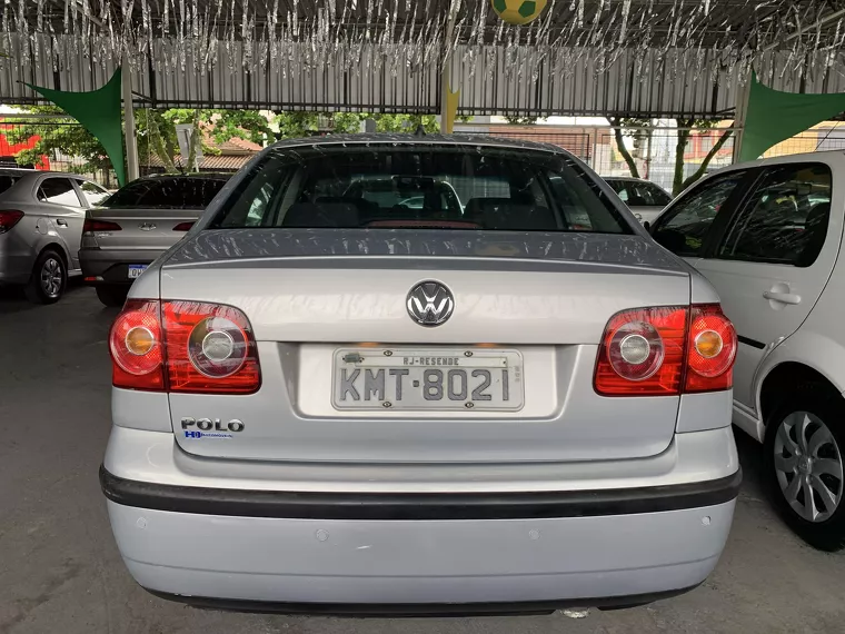 Volkswagen Polo Sedan Prata 1