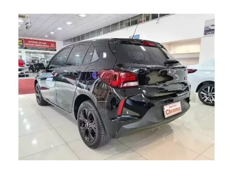 Chevrolet Onix Preto 2