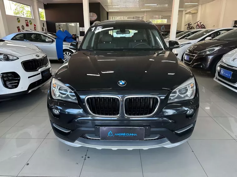 BMW X1 Preto 11