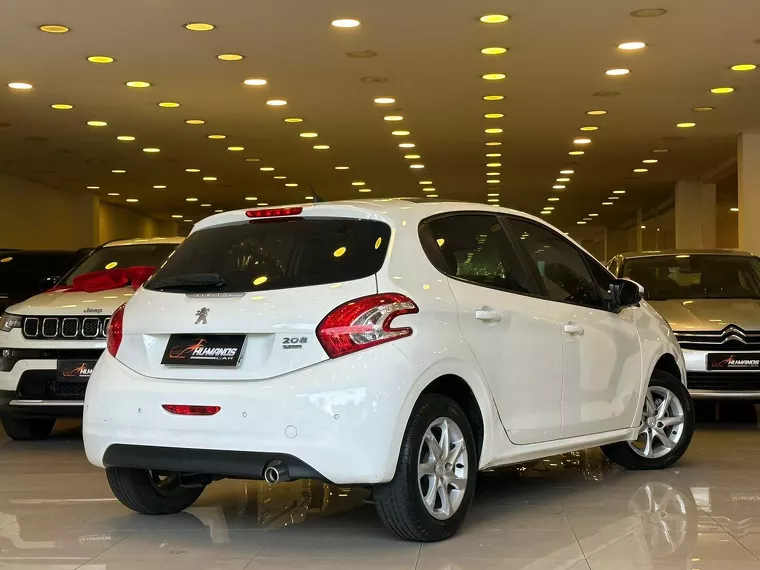 Peugeot 208 Branco 8