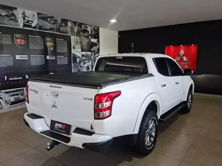 Mitsubishi L200 Triton Branco 2