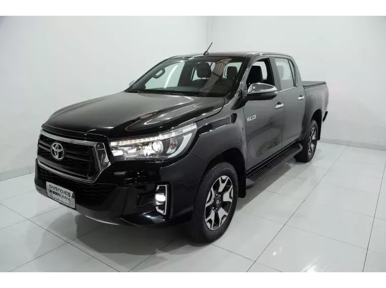 Toyota Hilux Preto 13