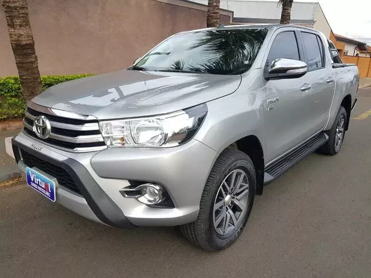 Toyota Hilux Prata 19