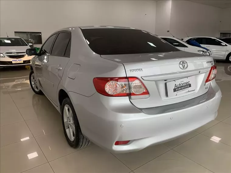 Toyota Corolla Prata 10