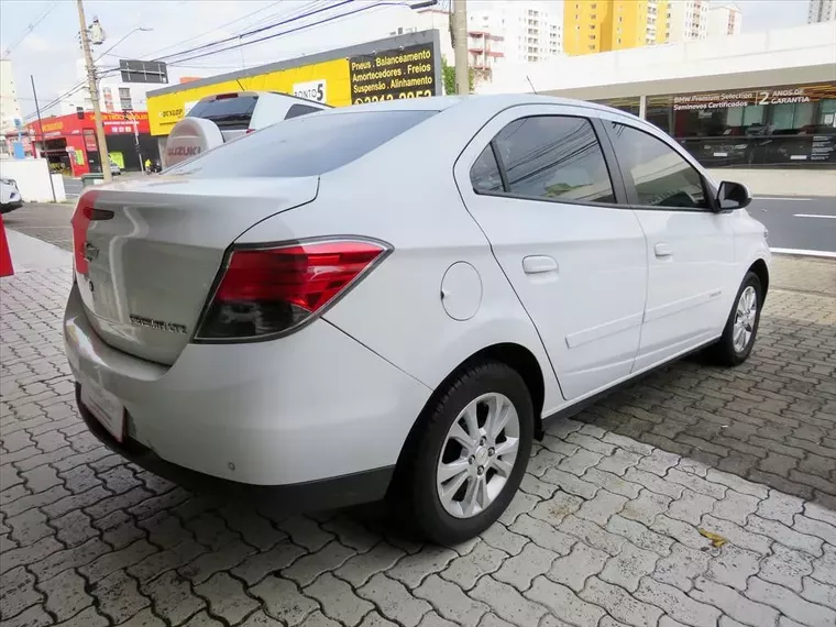 Chevrolet Prisma Branco 12