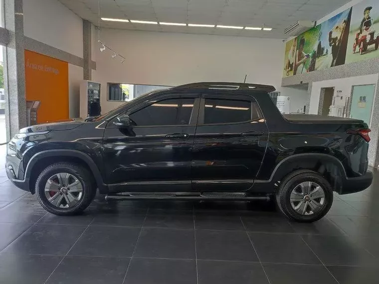 Fiat Toro Preto 1