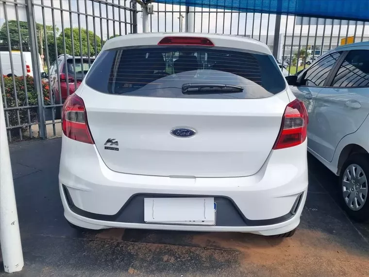 Ford KA Branco 4