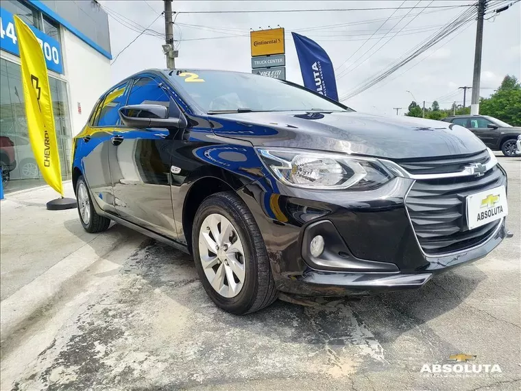 Chevrolet Onix Preto 16