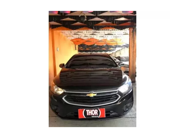 Chevrolet Onix Preto 8