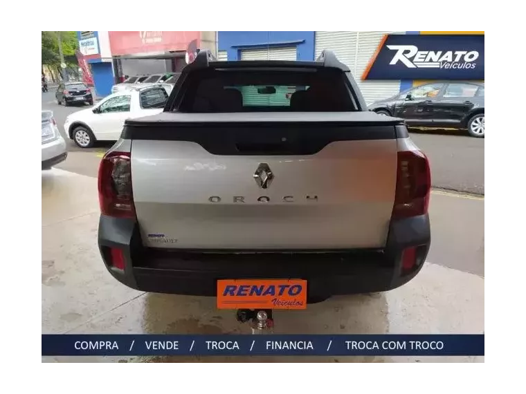 Renault Duster Oroch Prata 2