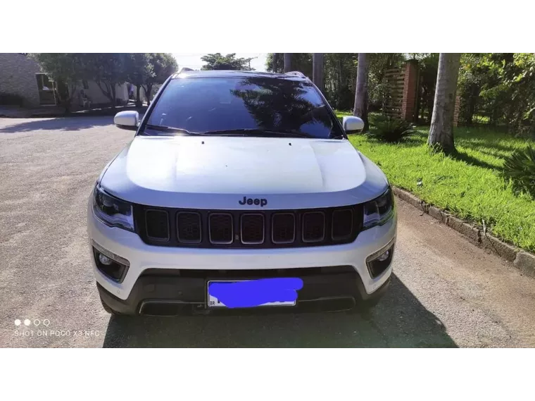 Jeep Compass Branco 10