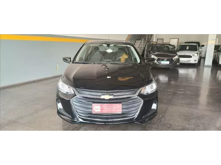 Chevrolet Onix Preto 7