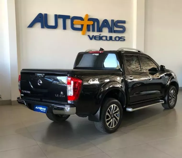 Nissan Frontier Preto 2