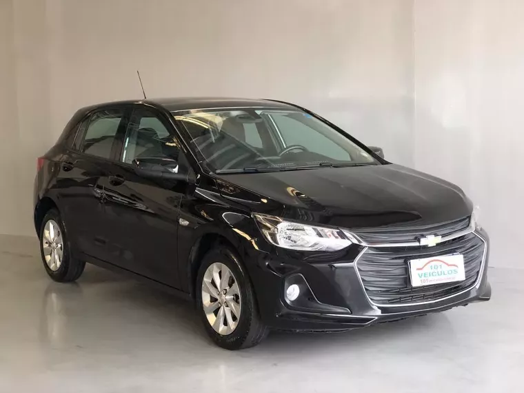 Chevrolet Onix Preto 7