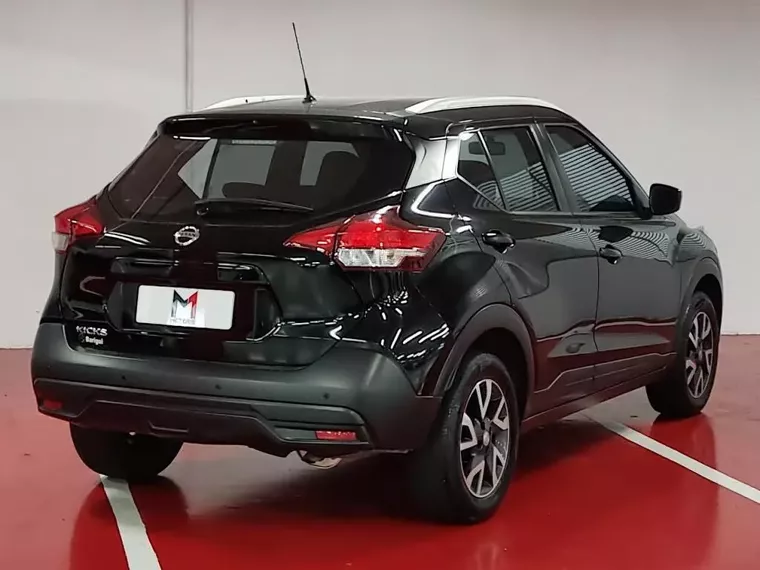 Nissan Kicks Preto 4