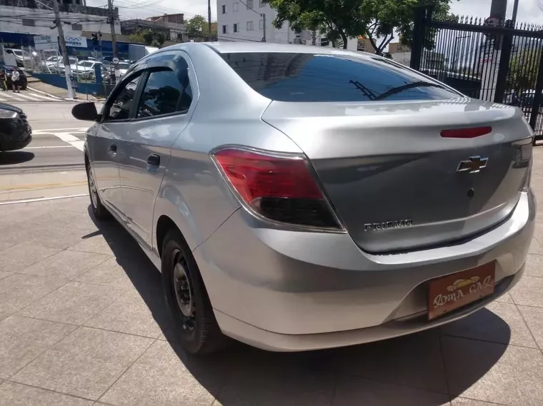 Chevrolet Prisma Prata 4