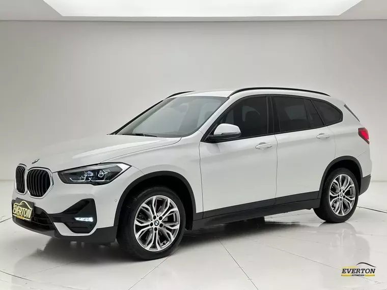 BMW X1 Branco 12