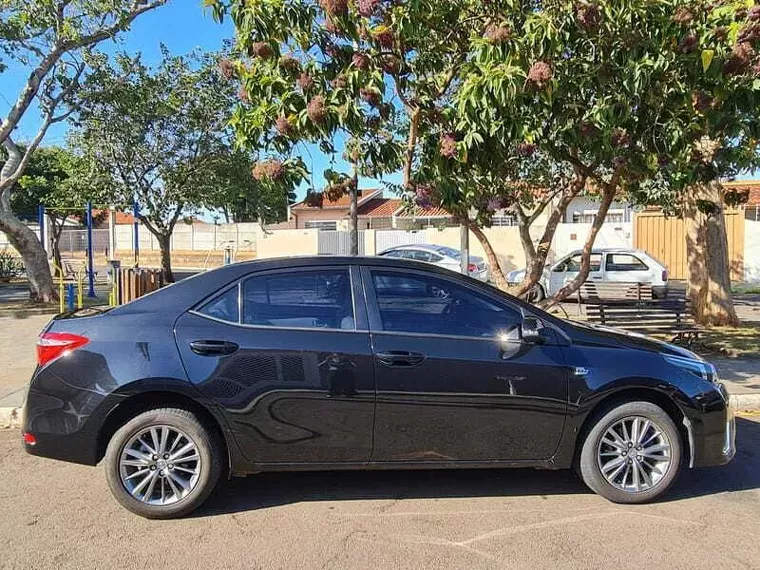 Toyota Corolla Preto 10